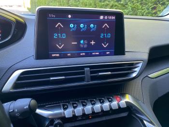 Peugeot 3008 1.2 PureTech Blue Lease Executive | Automaat | Apple Android Carplay